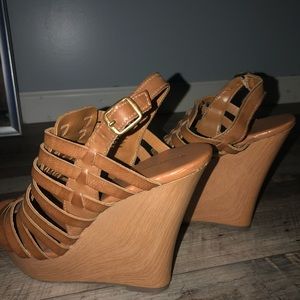 Wood and leather wedges